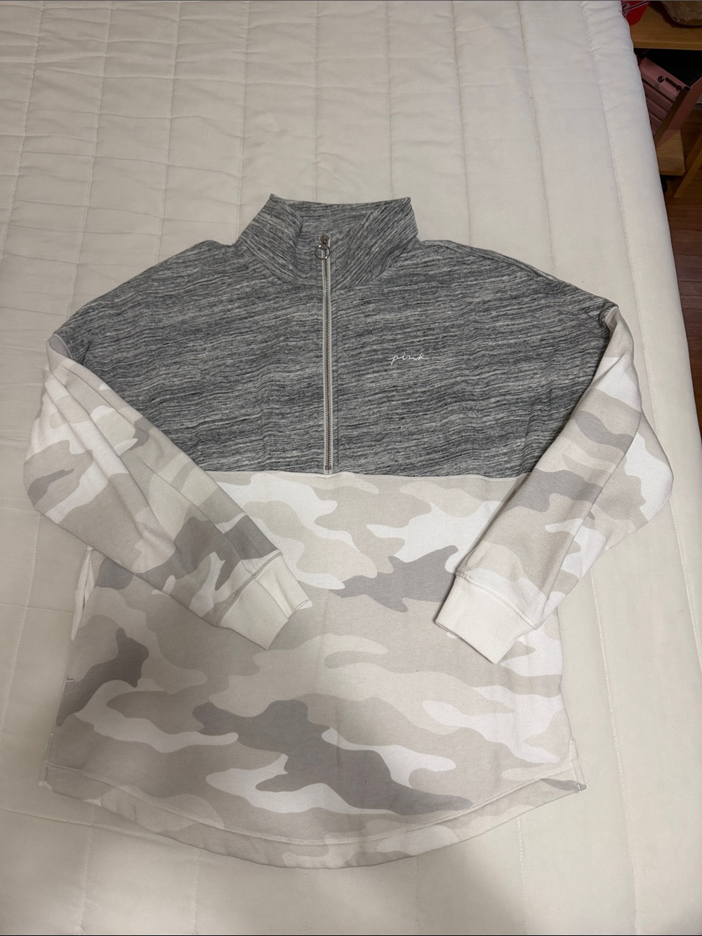 💥 PINK Half-Zip Pullover Sweatshirt in Gray and Cream Camo